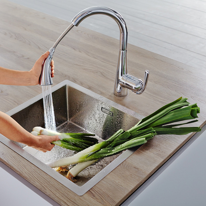 Кухонний змішувач сенсорний для мийки GROHE Zedra Touch (30219001)