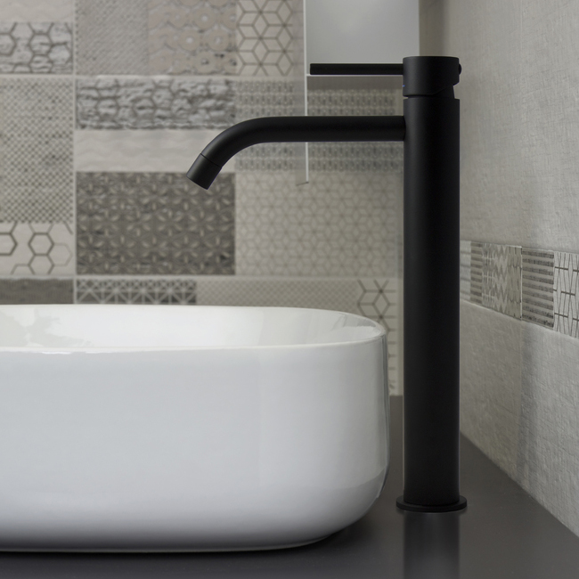 Змішувач для умивальника з високим виливом Paffoni Light, чорний матовий (LIG081NO)