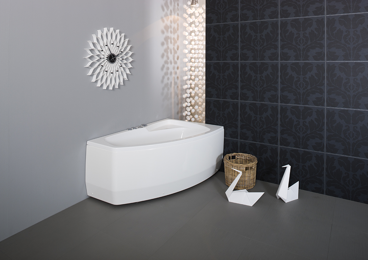 Акрилова гідромассажна ванна Rhea 17,S3